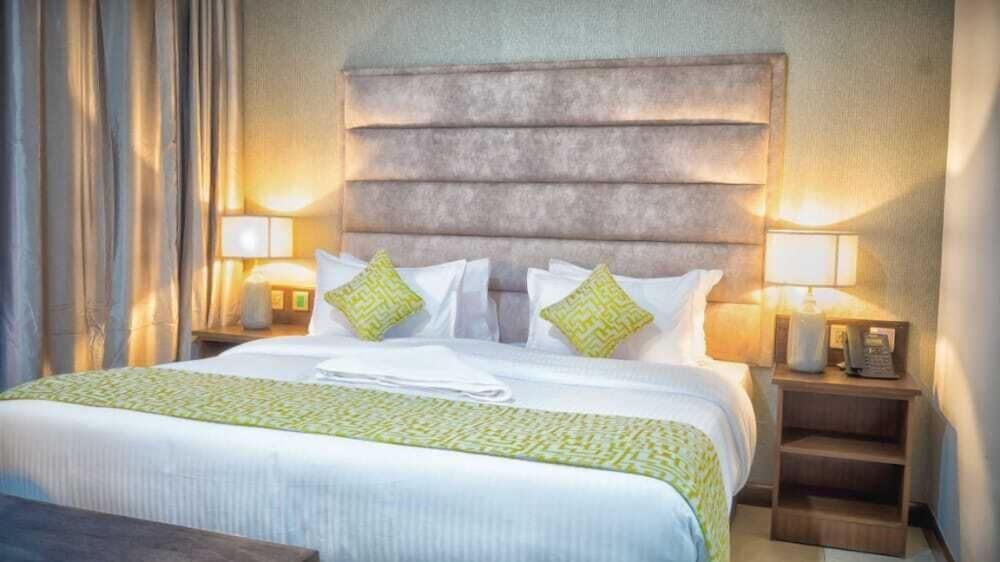 Standard Room, 1 King Bed, Accessible, Non Smoking