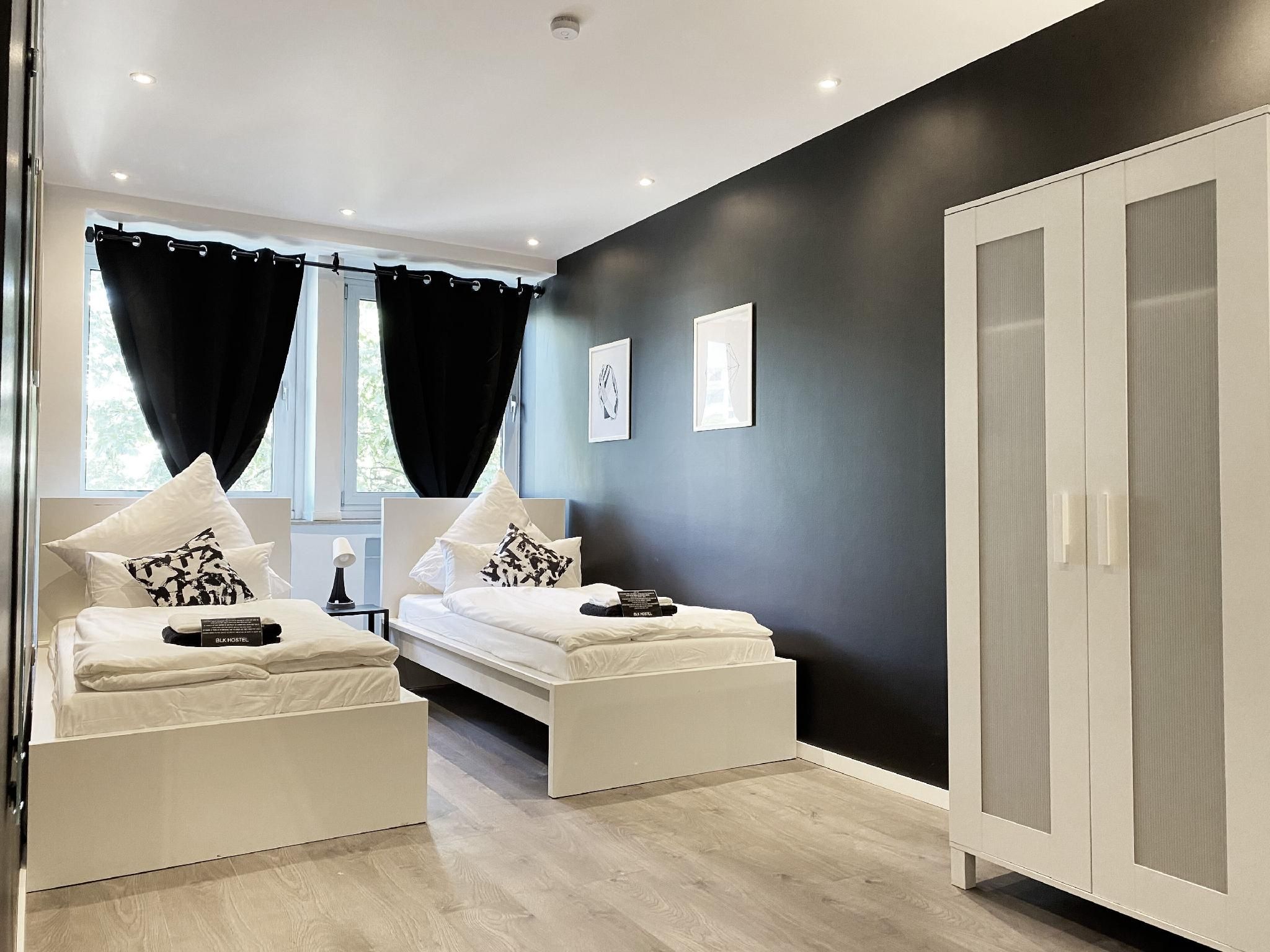 2 Twin Room, Shared Bathroom