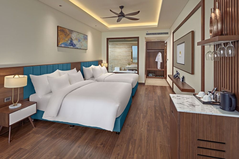 Suite Family Room with Oceanview Balcony