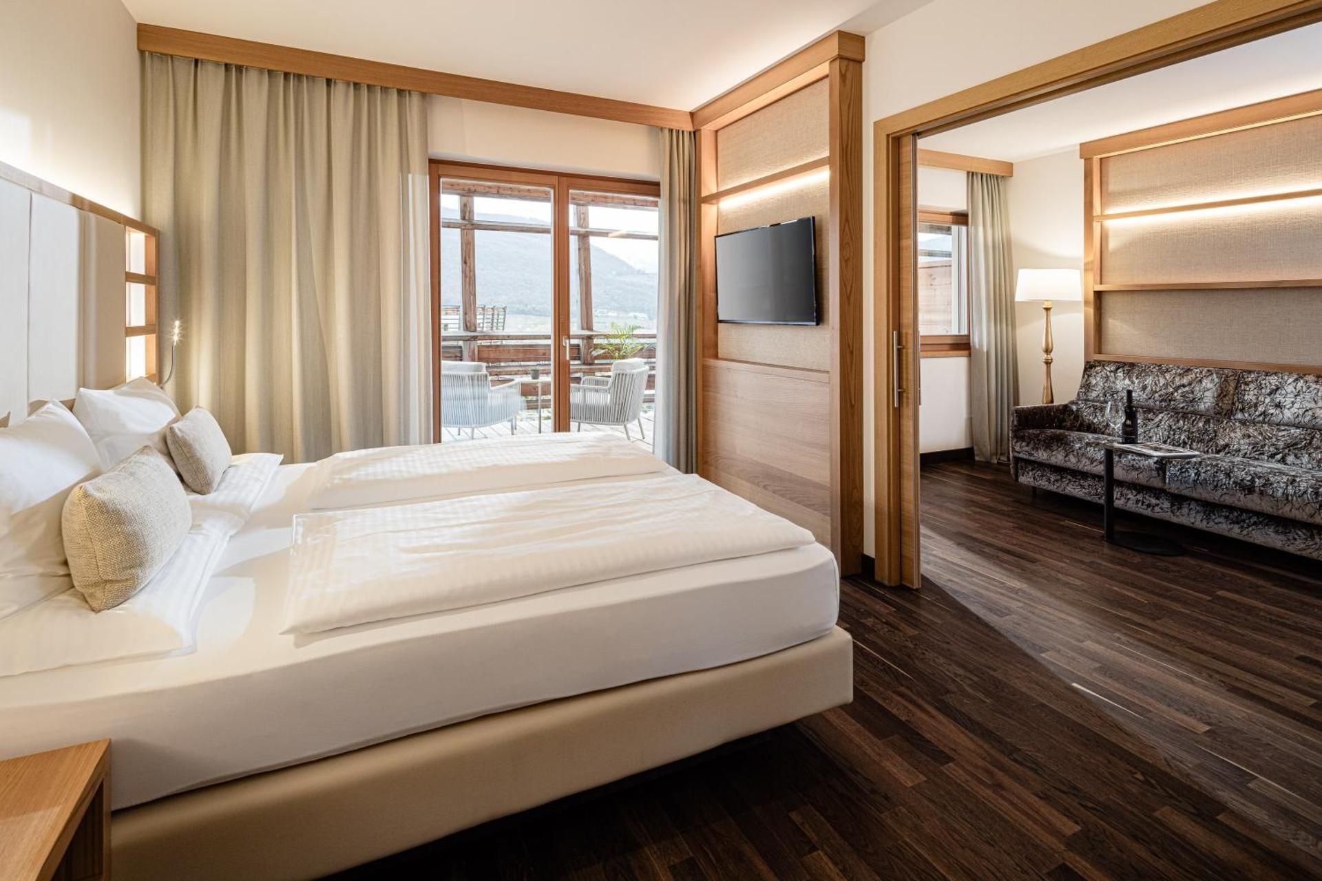 Suite with Lake View