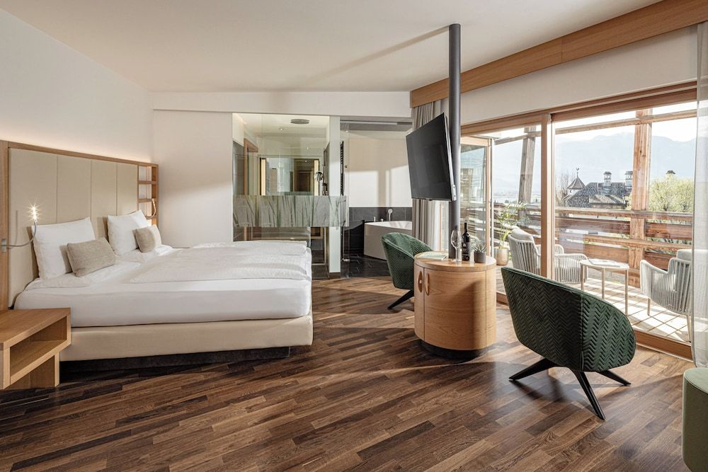 Exclusive Studio Suite