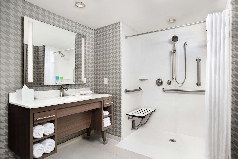 Suite, 1 King Bed, Accessible (Mobility & Hearing, Roll-in Shower)