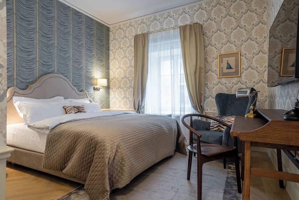 Standard Suite