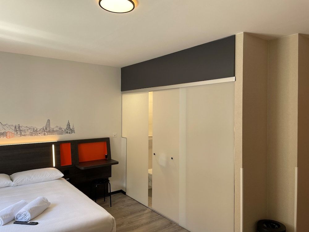 Basic Twin Room