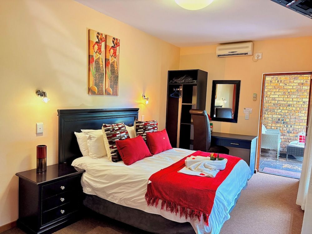 Honeymoon Suite
