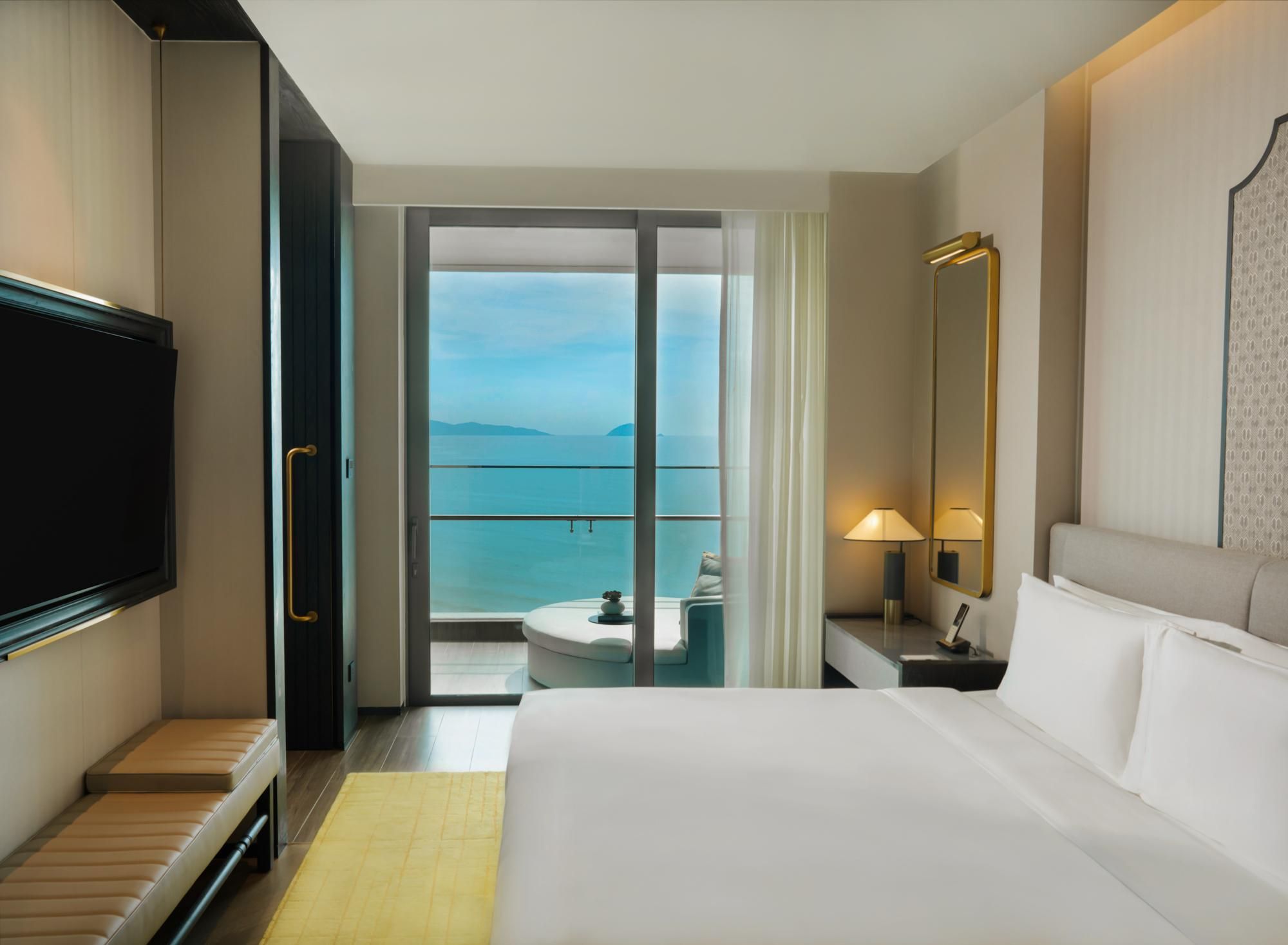 Deluxe Ocean View Suite King