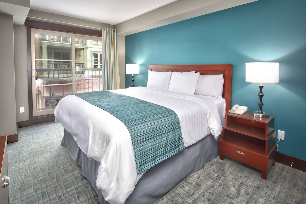 Mosaic One Bedroom Suite