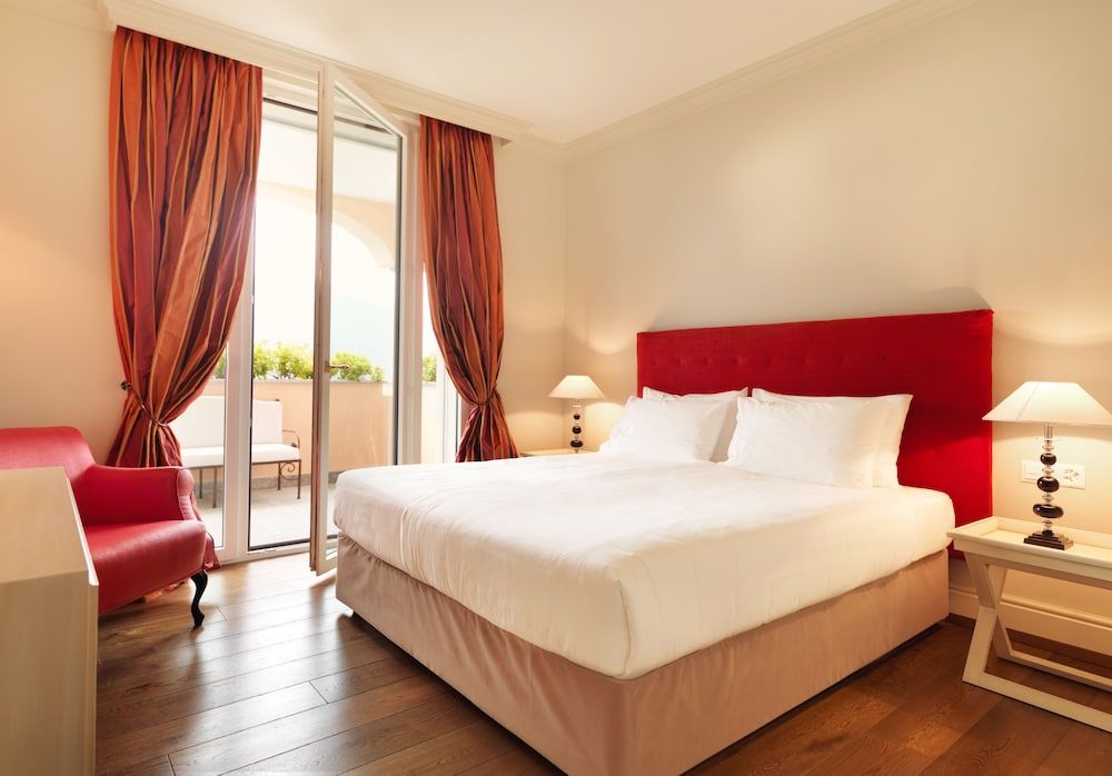 Deluxe Suite, 1 Bedroom, Kitchenette (with Spa access)