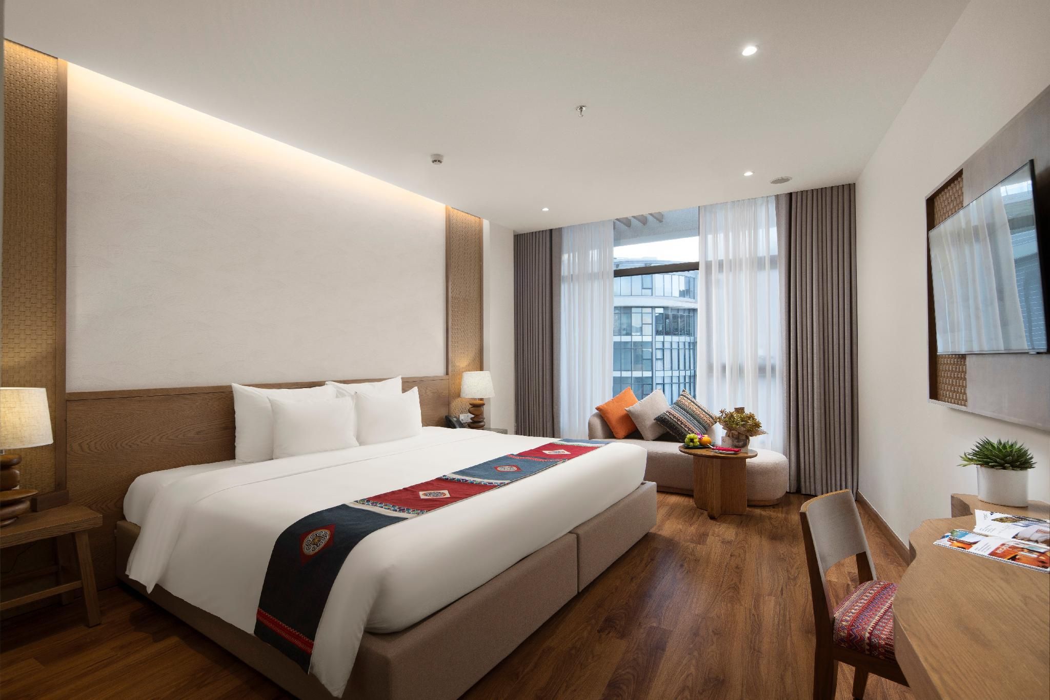 Deluxe King Room with Garden View