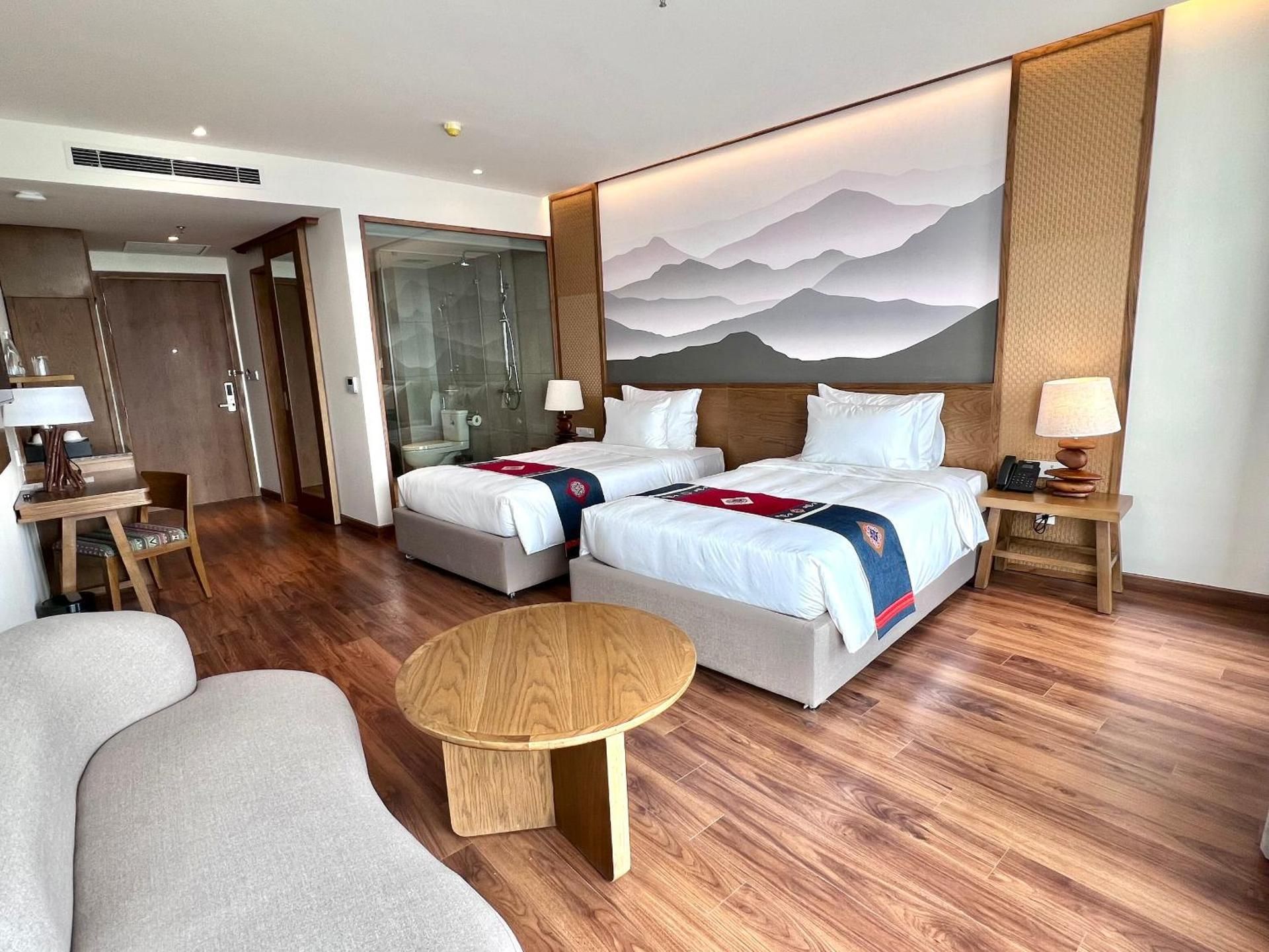 Premier Twin Room with Mountain View