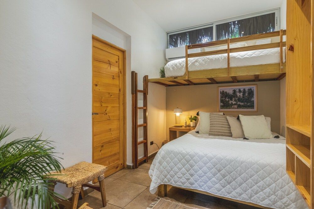 Deluxe Room, Garden View, Poolside