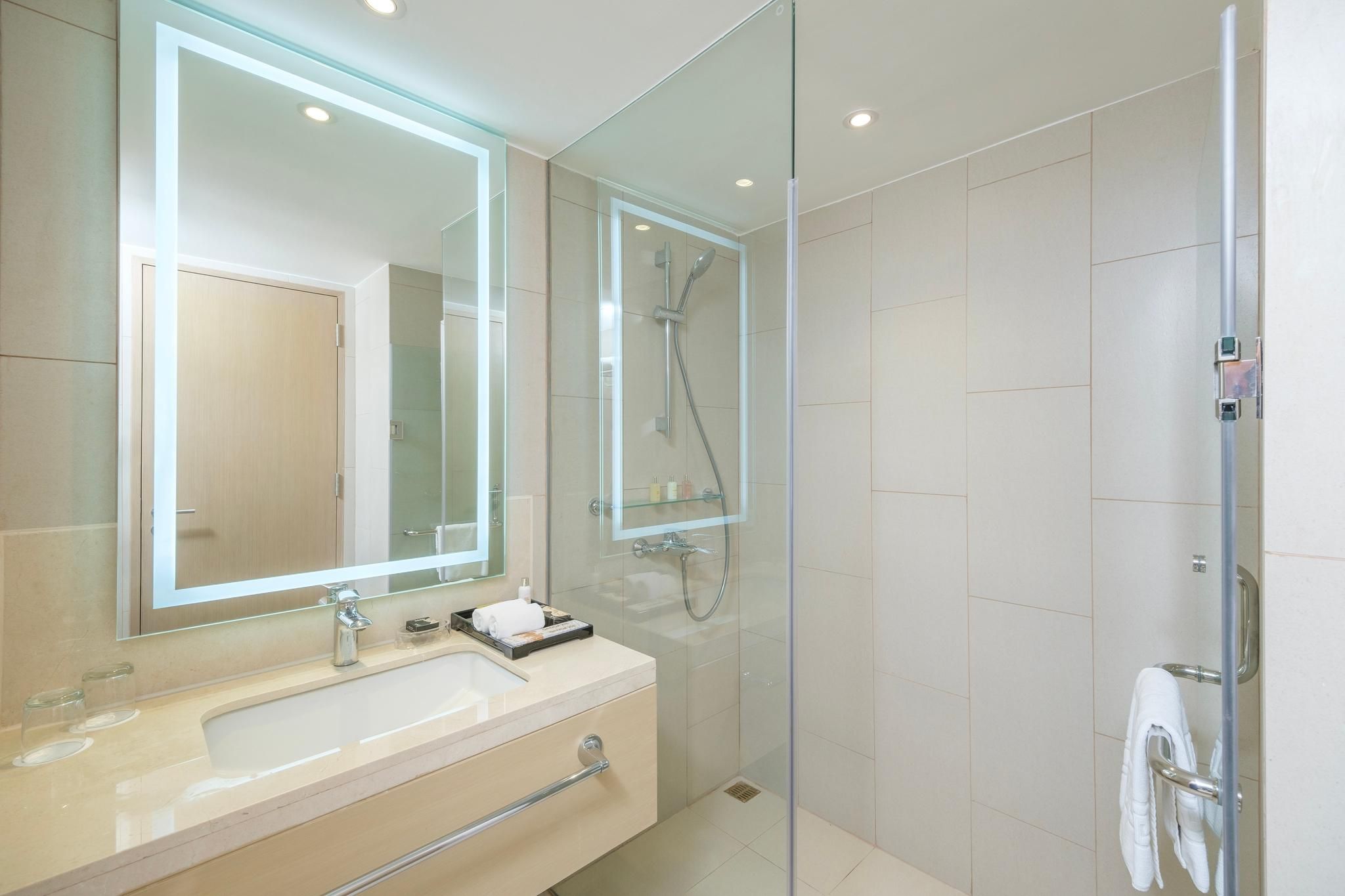 Seda Manila Bay Deluxe Room 3