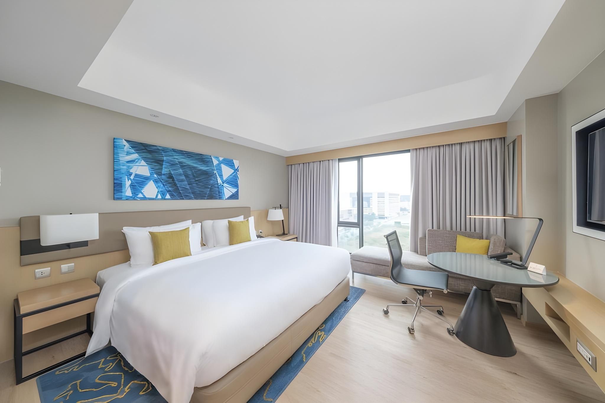 Seda Manila Bay Deluxe Room