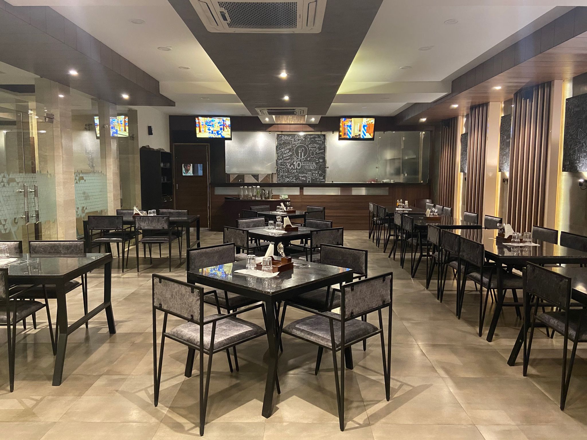 Food & Dining