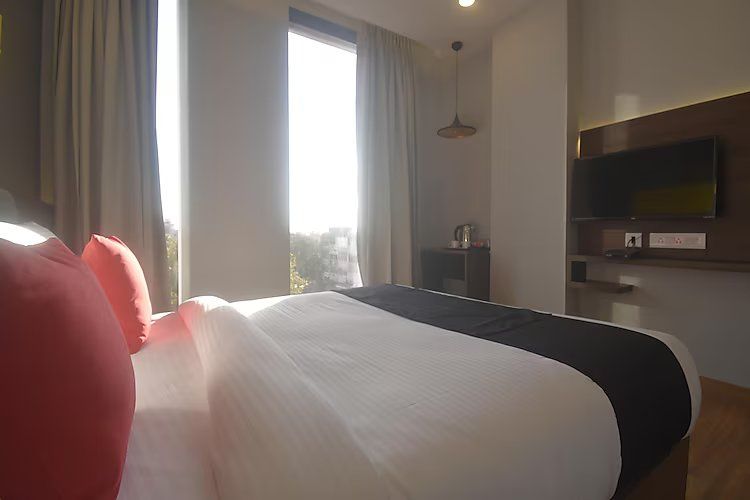 Ka10 Square Hotel Deluxe Room 3
