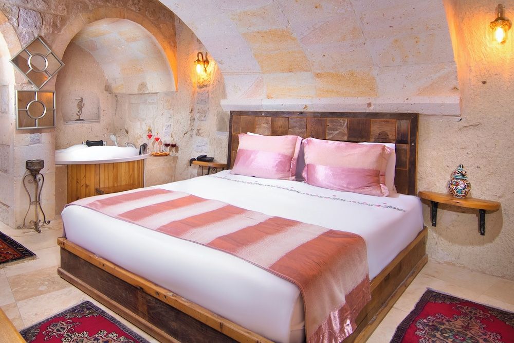 Deluxe Stone Room 303