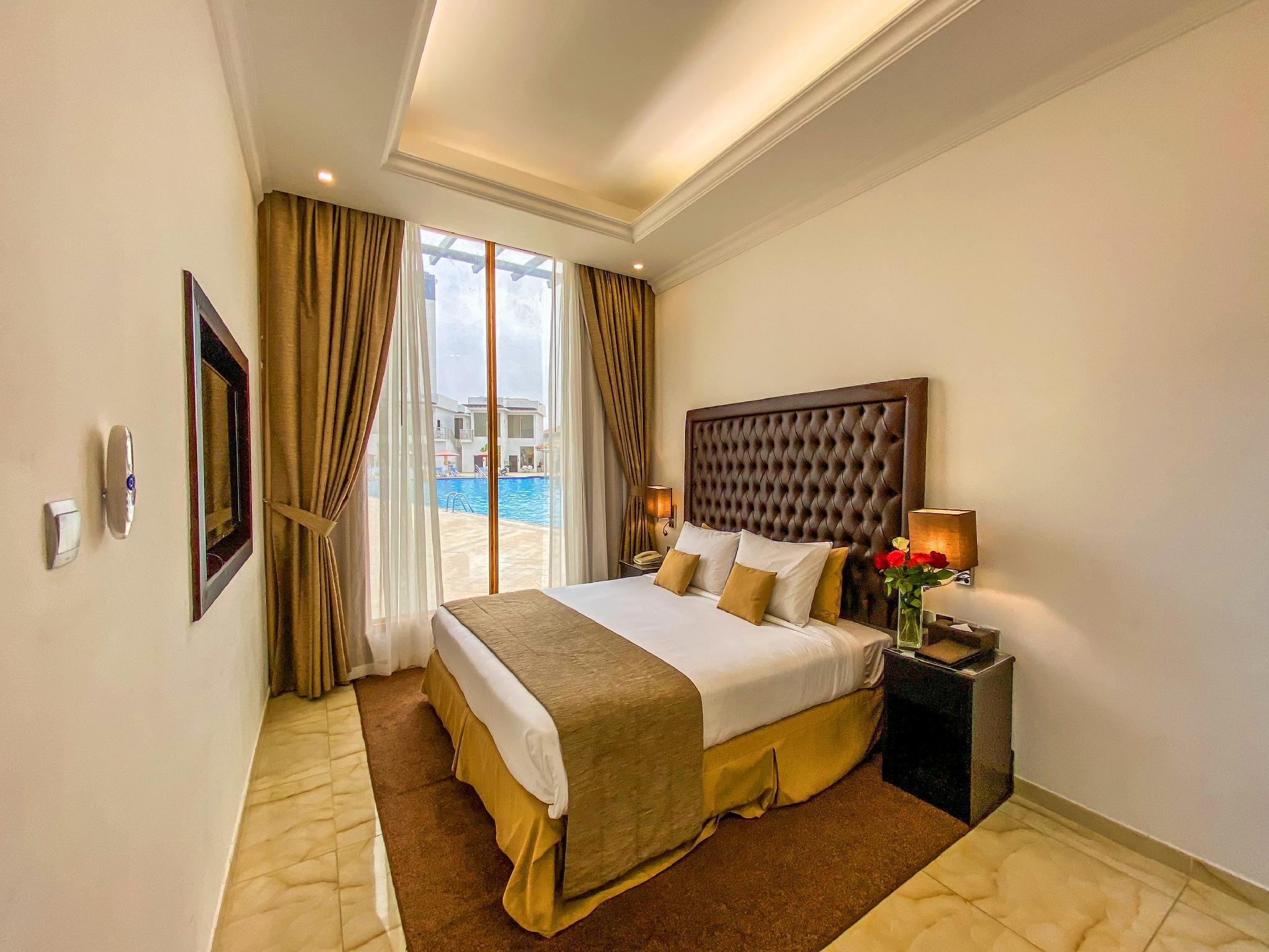 Executive Pool View Room