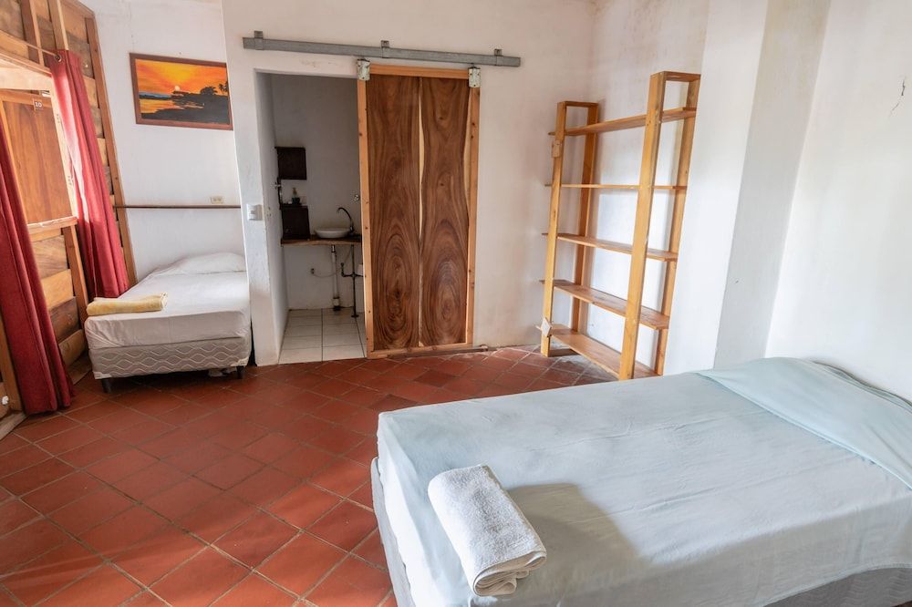 Quadruple Room (11)