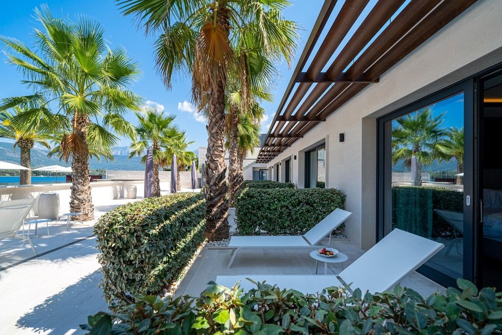 Monte Palm Beach