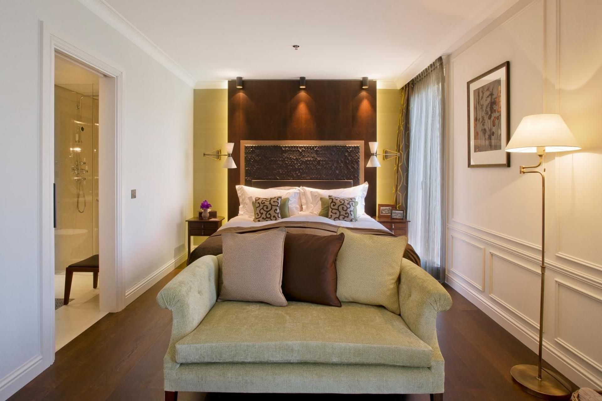 Mountain View Room