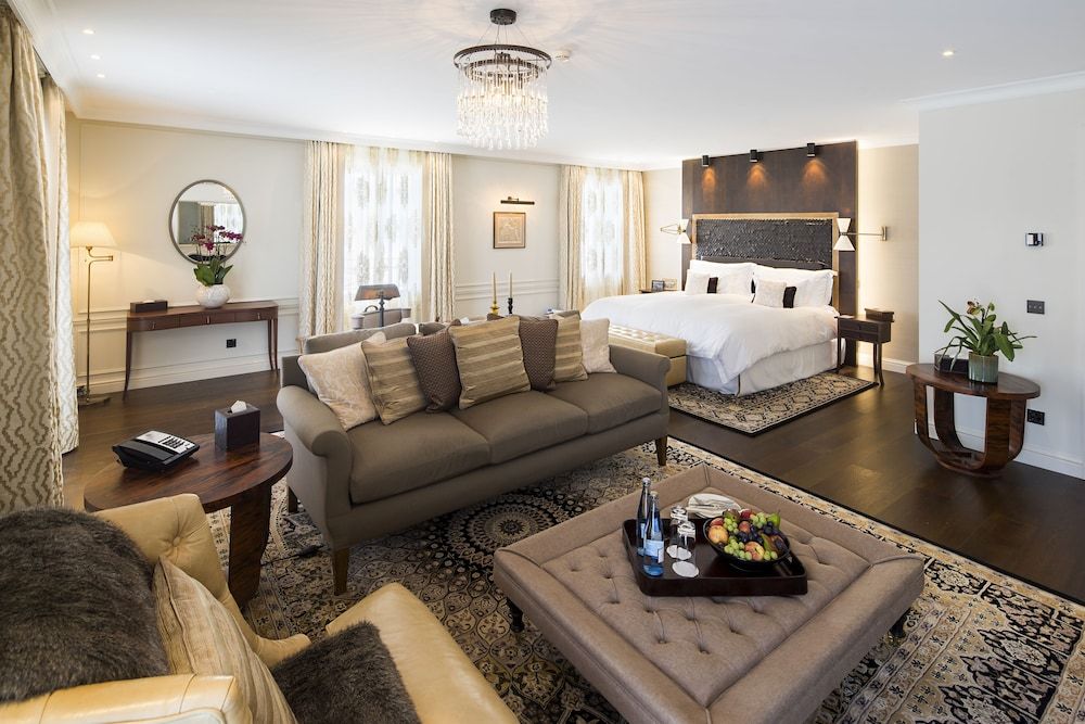 Luxury Suite, 1 King Bed, Balcony, Lake View