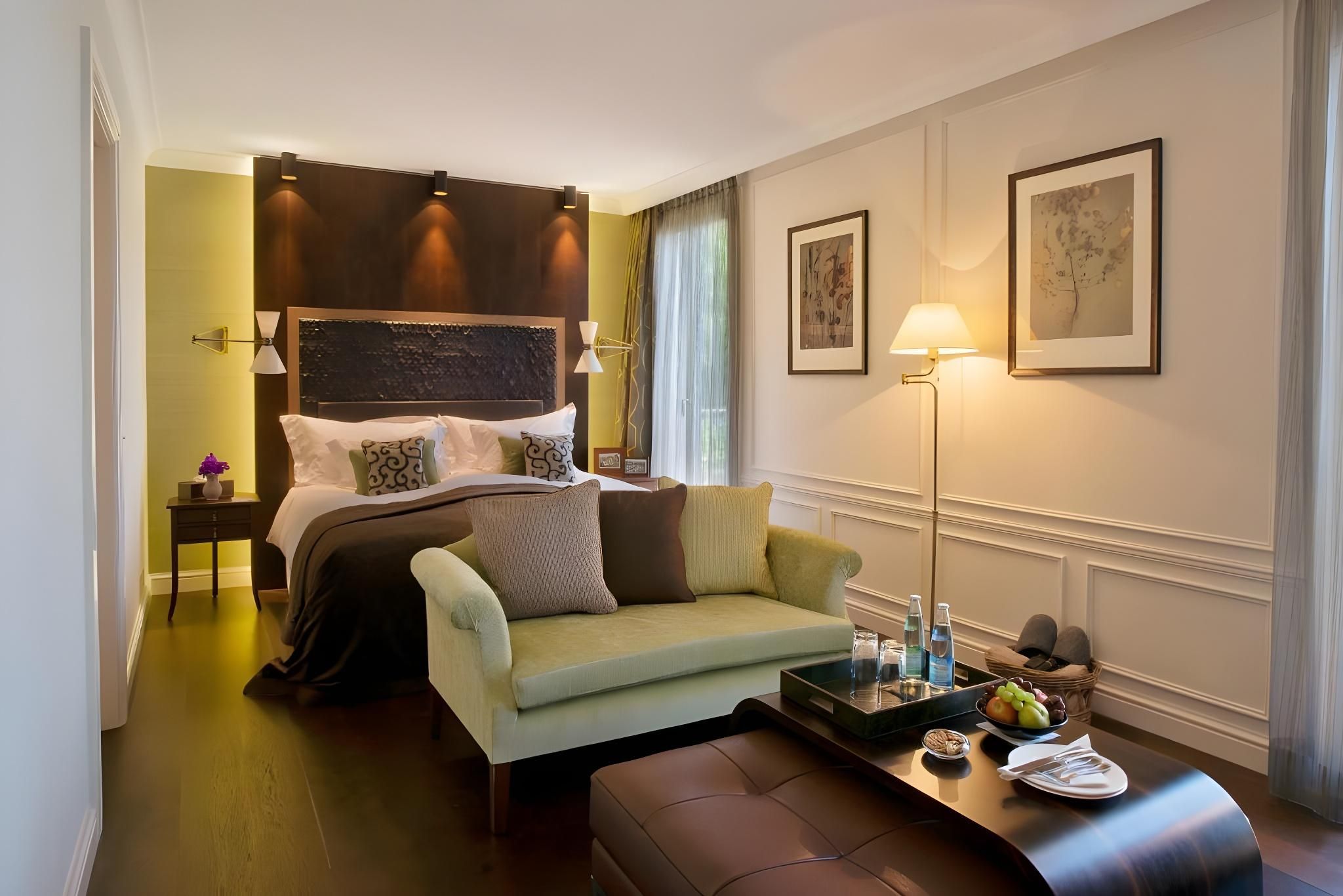 Lake View Double Room with Balcony