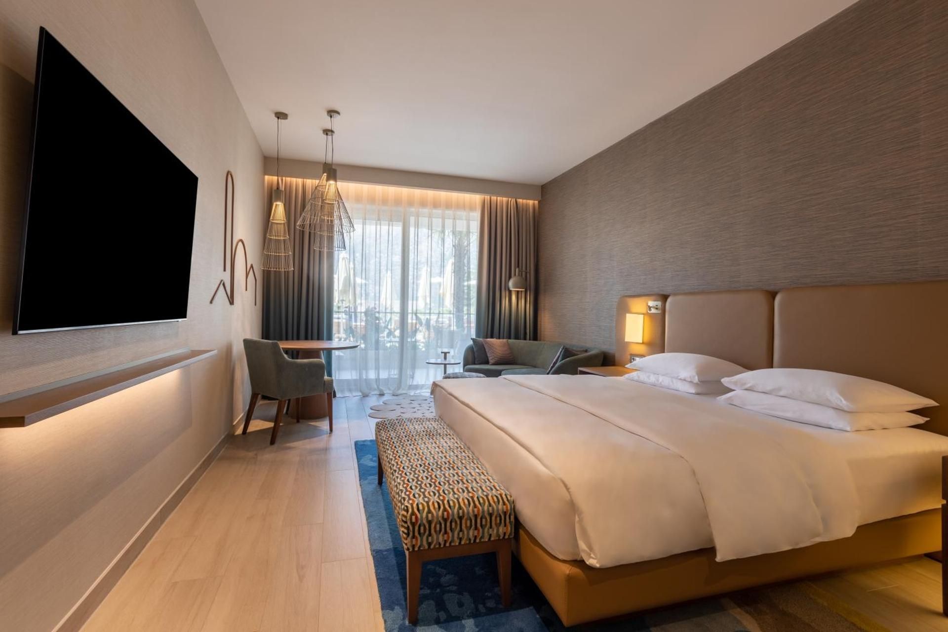 1 King Bed Pool View Deluxe