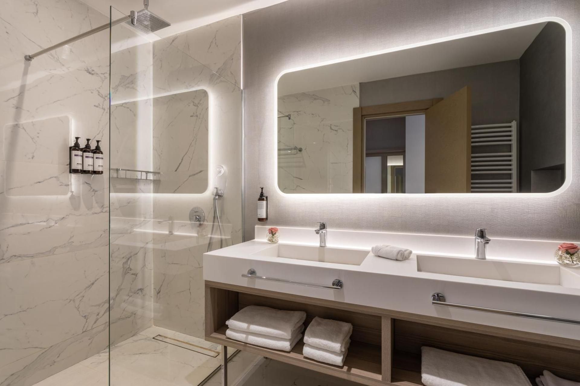 1 King Bed Sea View With Hot Tub Premium
