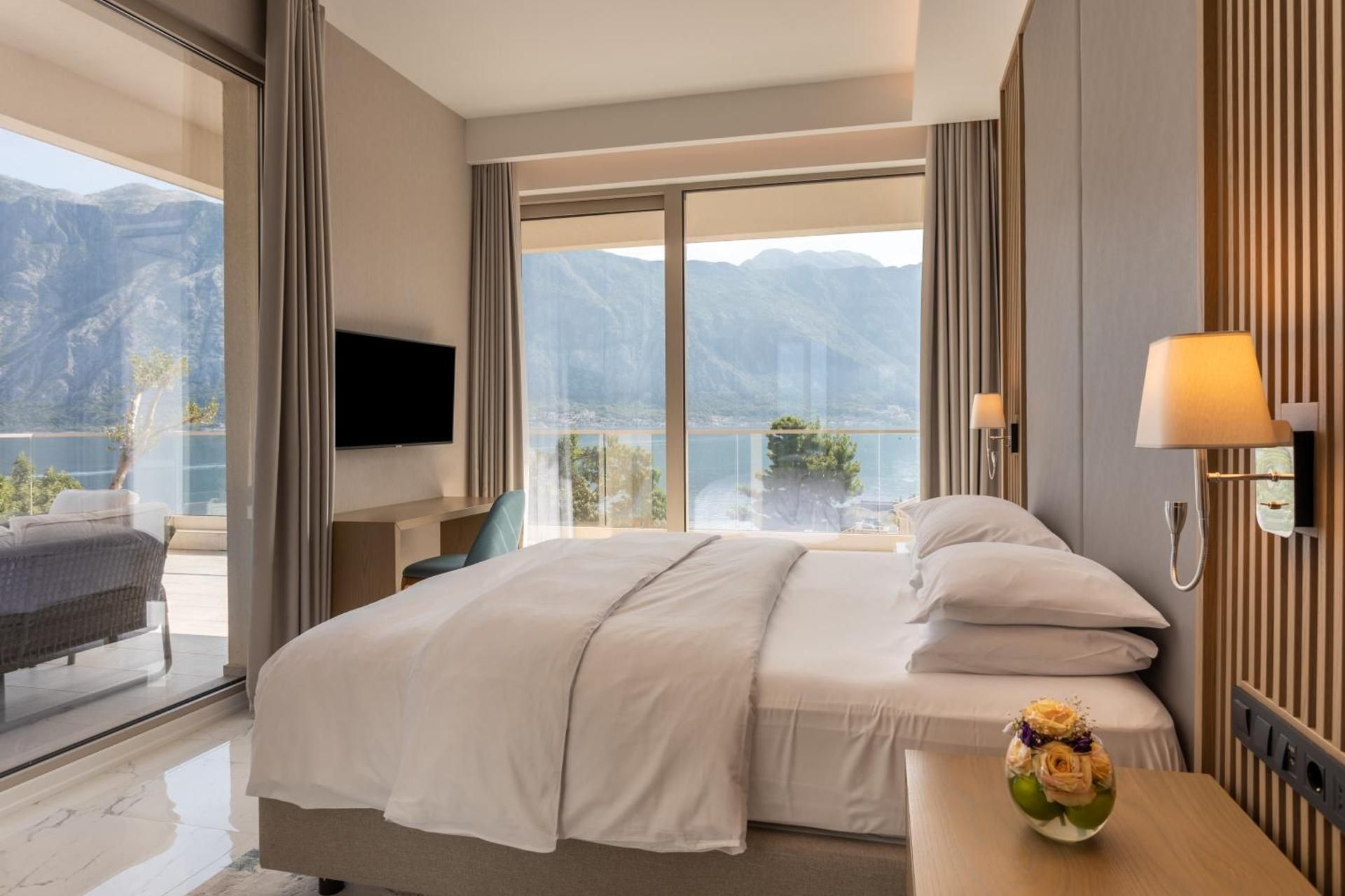 Regency Suite Sea View With Hot Tub
