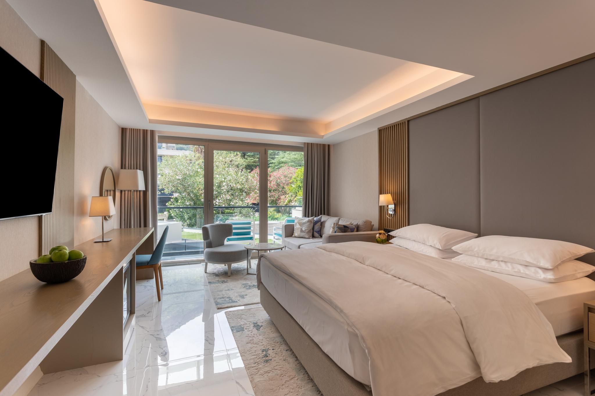 1 King Bed