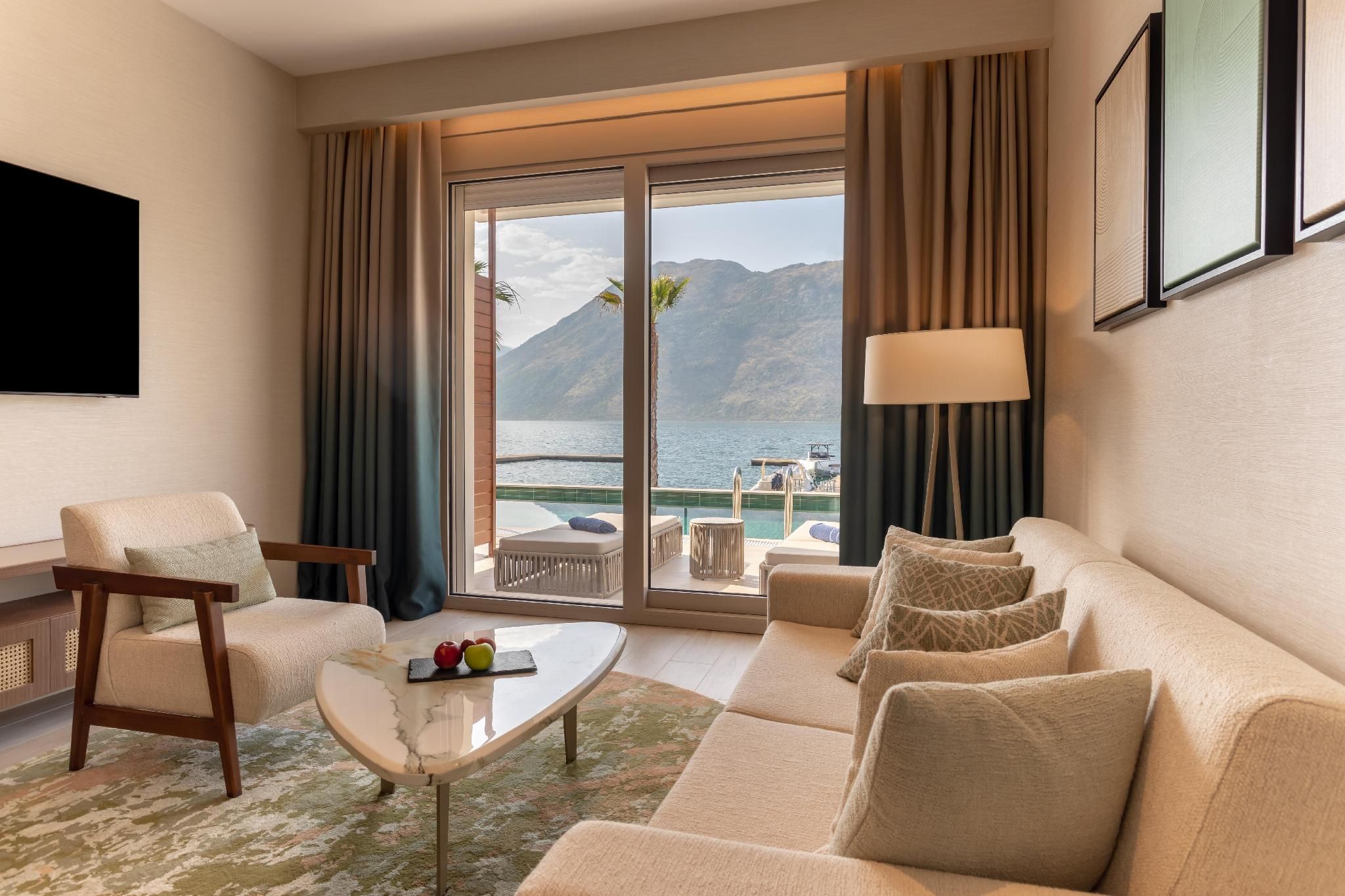 1 Bedroom Apartment With Pool Premium