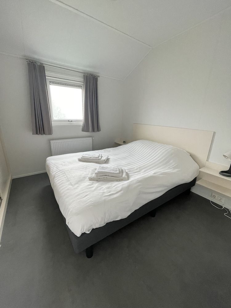 Comfort Chalet, 2 Bedrooms, Non Smoking, Lakeside