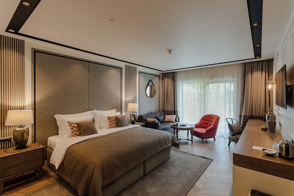 Junior Suite, Balcony, Partial Sea View