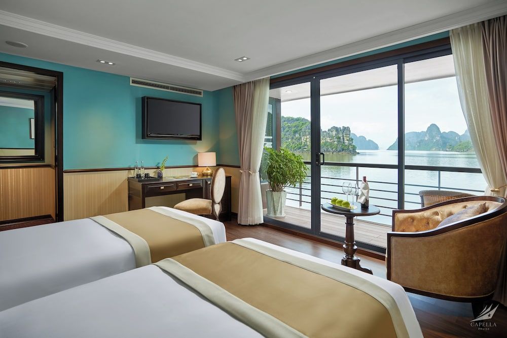 Harmony Suite - 1 king bed/2 single beds