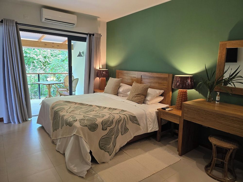 Cote Cedres Deluxe Double Room, Garden View