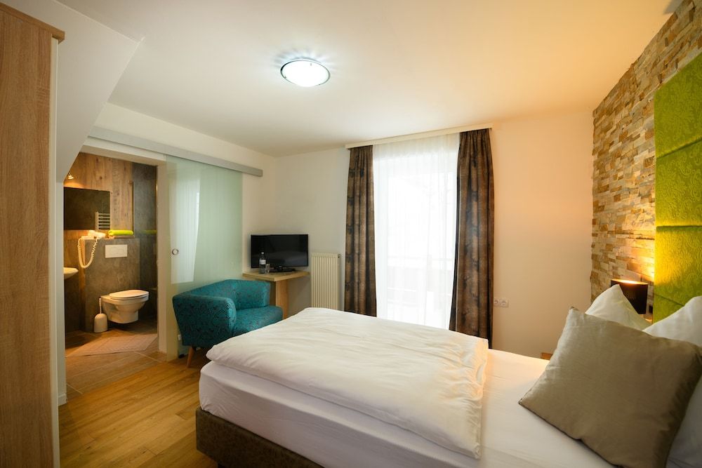 Single Room, Garden View