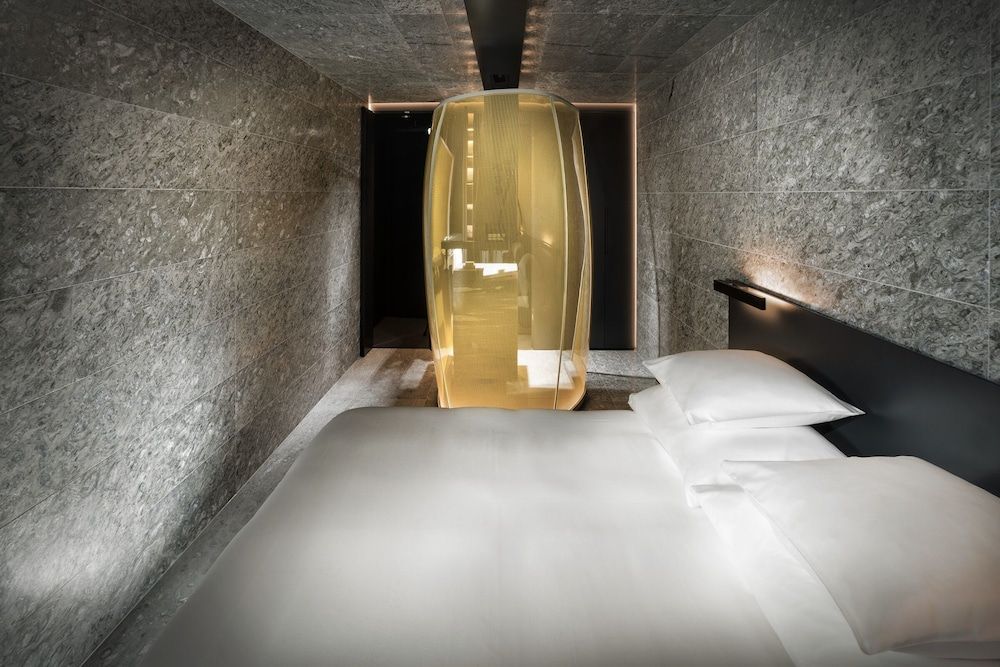 Double Room (Mayne Stone)