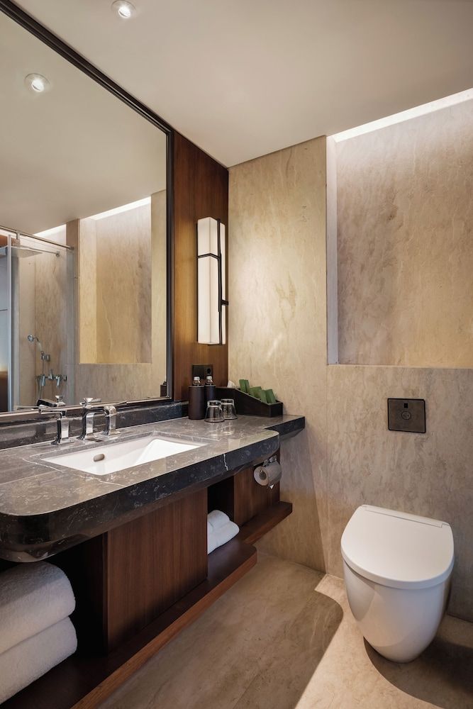 Bali Beach Hotel Deluxe Ocean View Twin 4