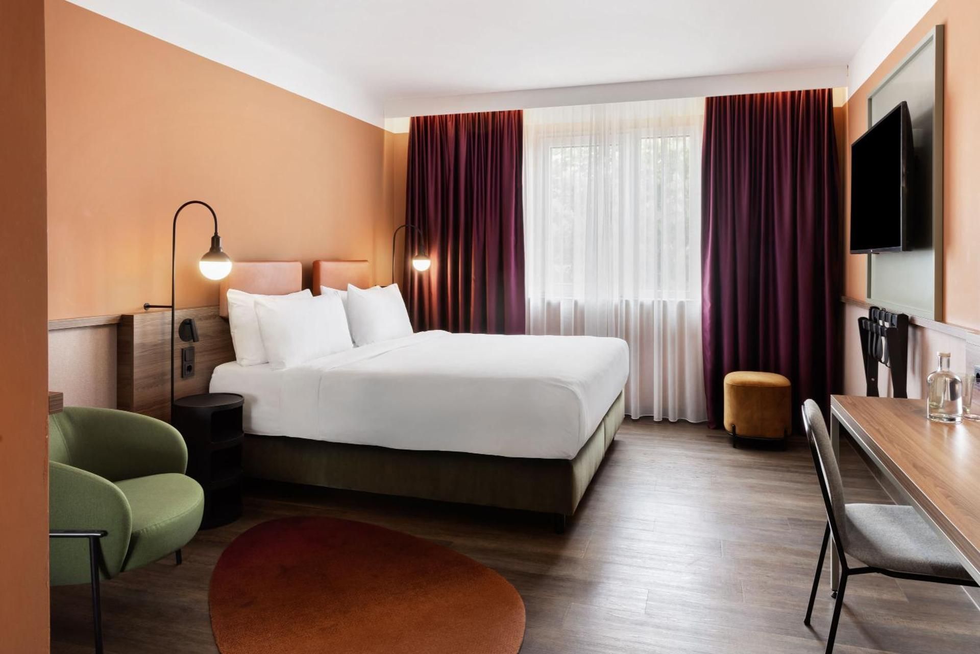 Superior, Guest room, 1 King, Courtyard view