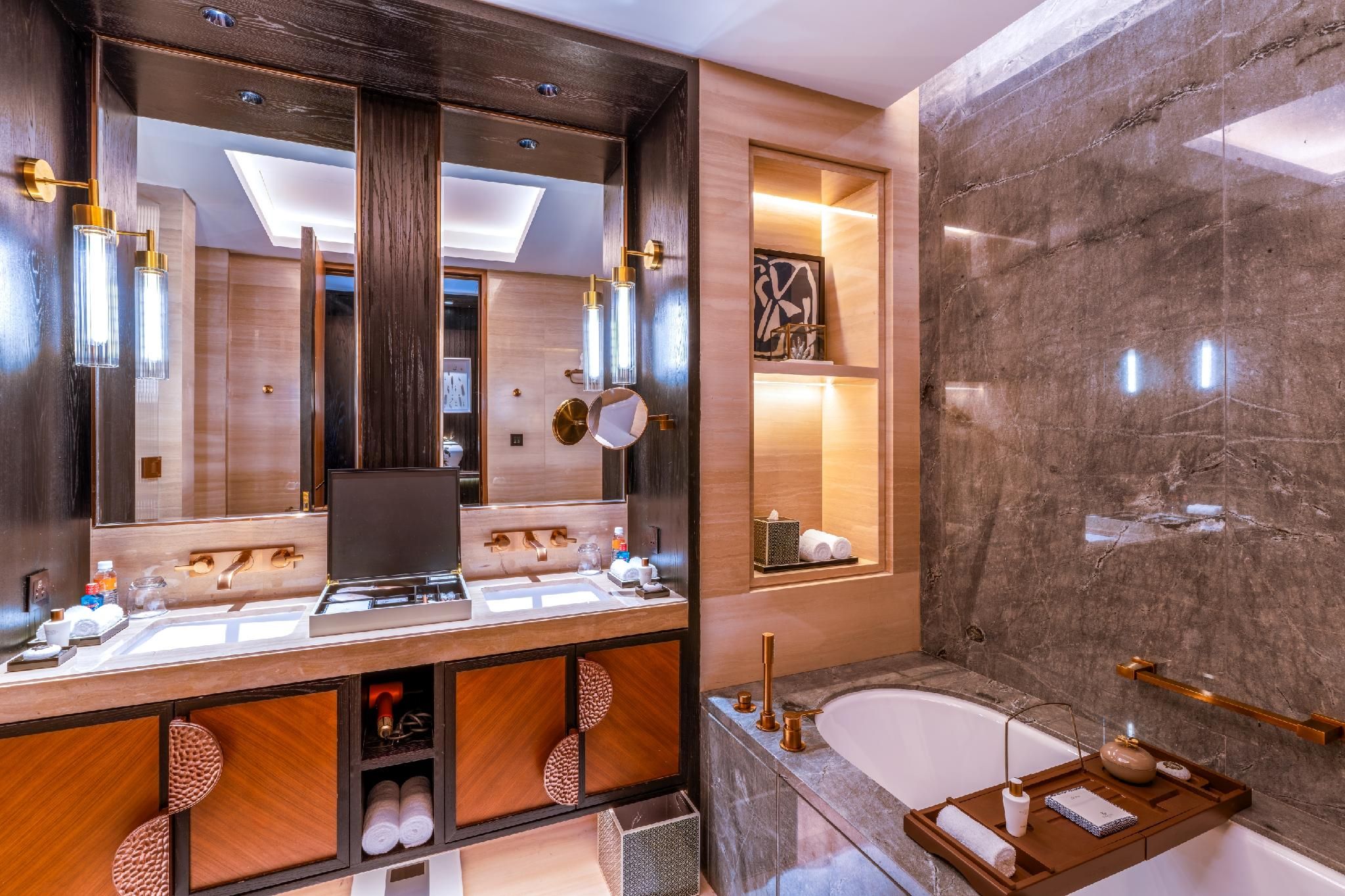 Solaire Resort North Emerald Suite 3