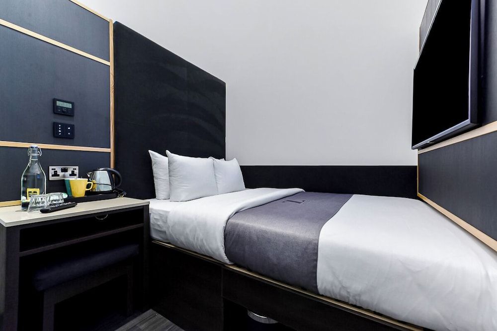 Double Room, No Windows
