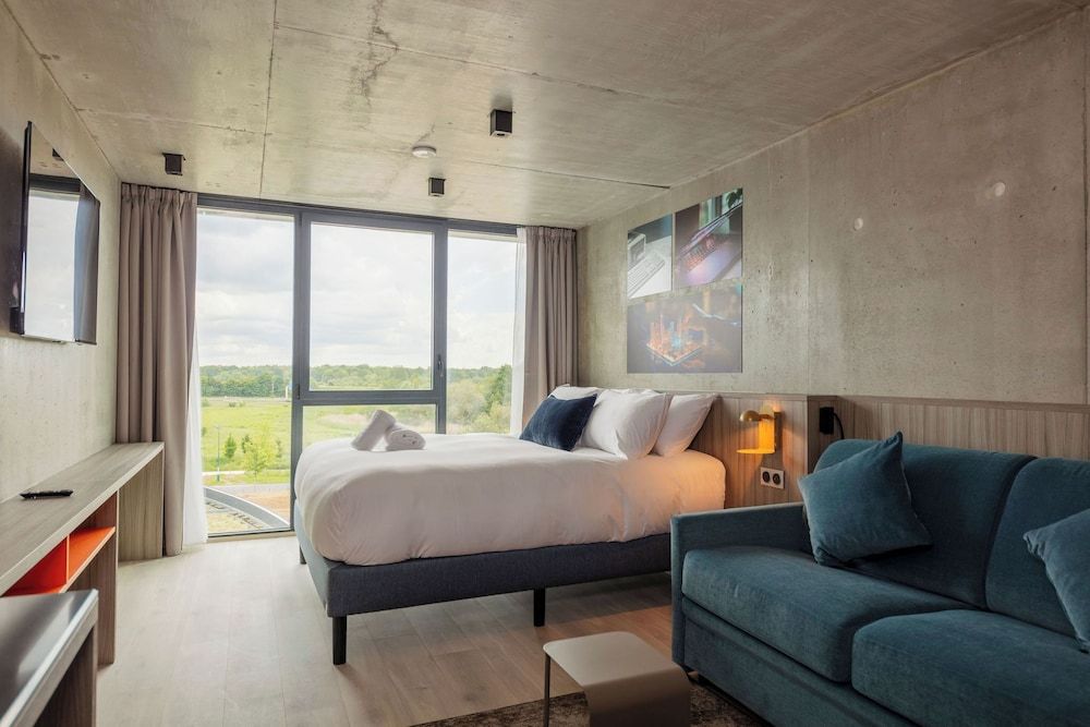 Club Double or Twin Room, Pool Access