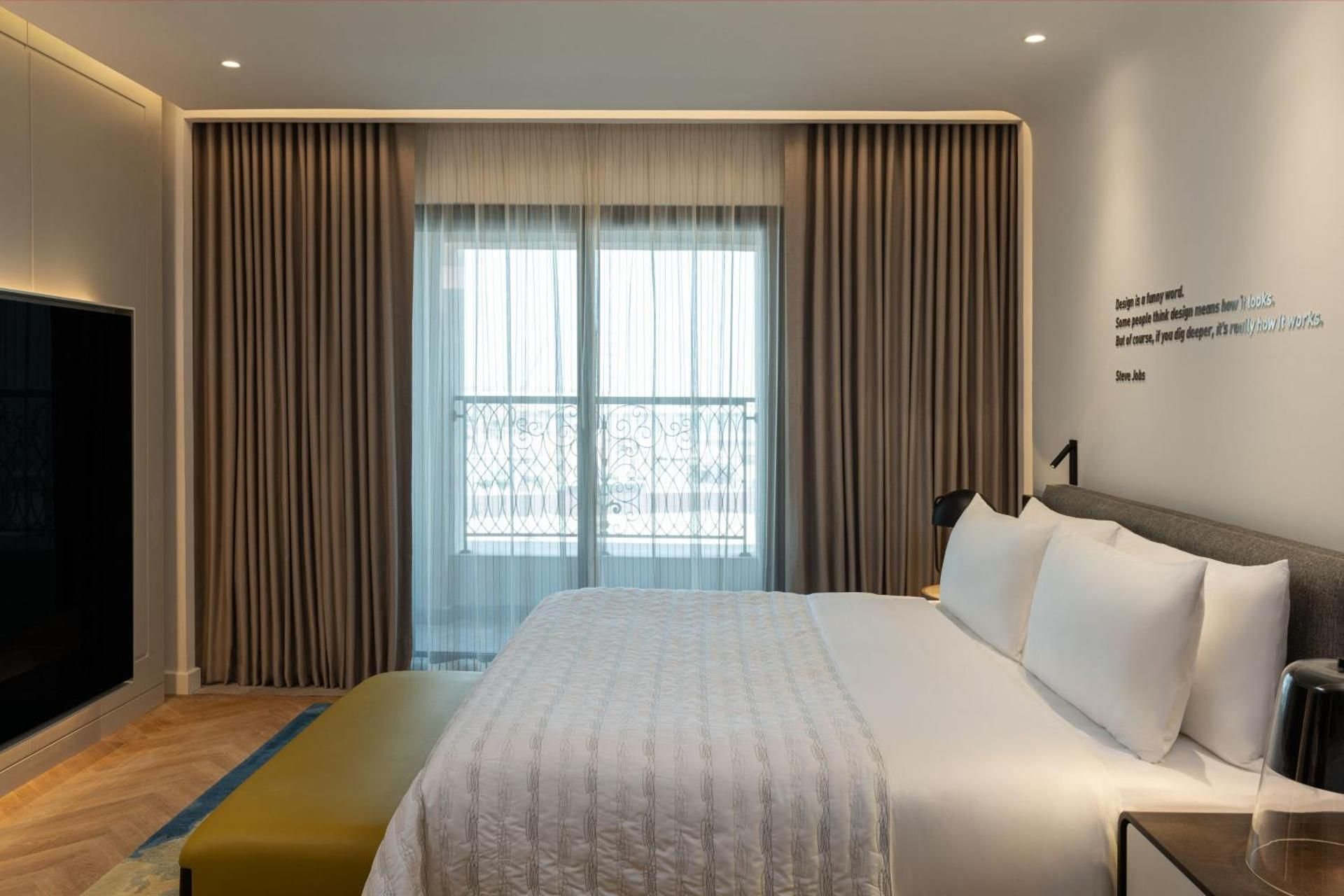 Deluxe Studio Apartment