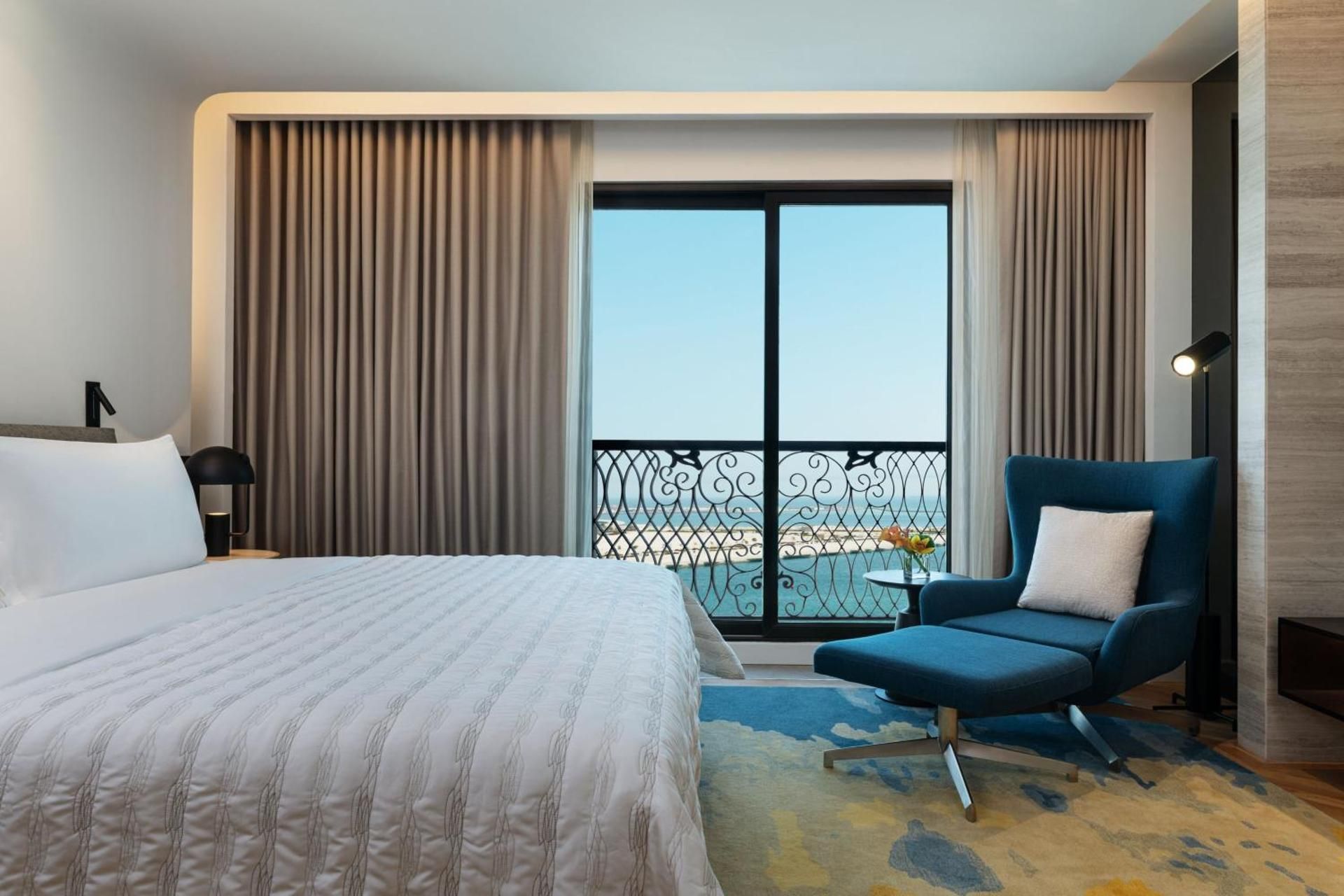 Sea or City View Superior, 1 Bedroom Apartment, 1 King