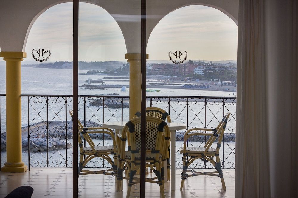 Park Plaza Suites Apartamentos Apartment, 3 Bedrooms, Terrace, City View (Promenade) 2