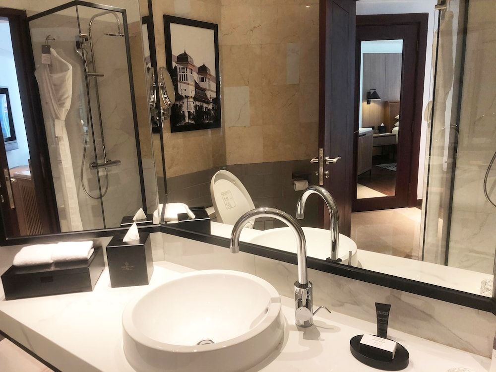 Sheraton Jakarta Soekarno Hatta Airport Deluxe Room, 2 Double Beds, Non Smoking, Garden View 8