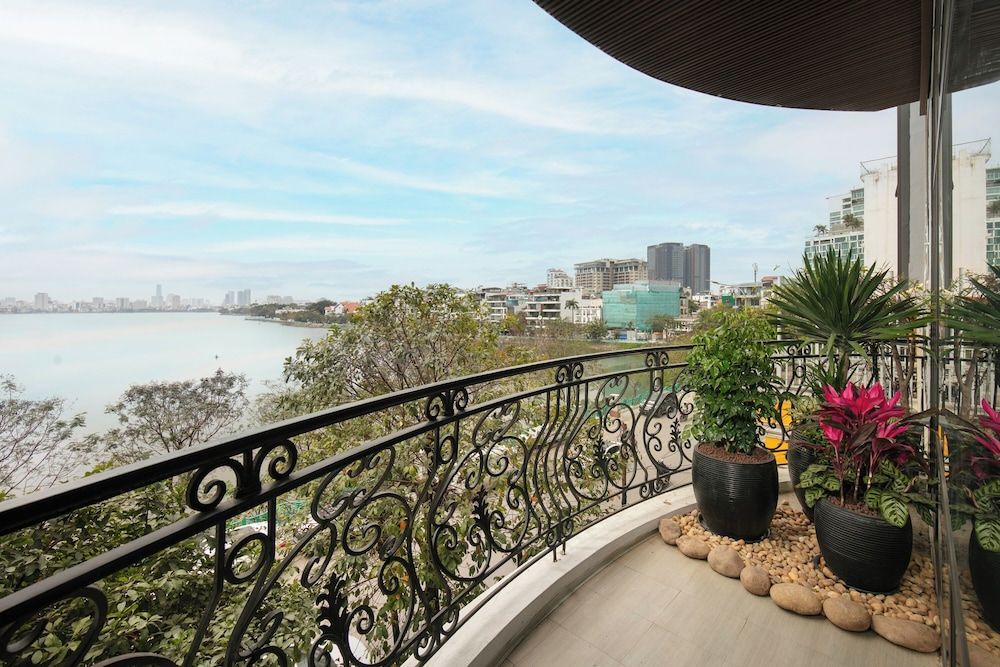 Family Suite, Balcony, Lake View
