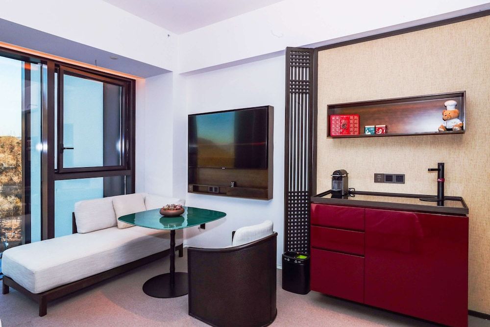 Shangri-La Shougang Park, Beijing Deluxe Room, 2 Twin Beds 5