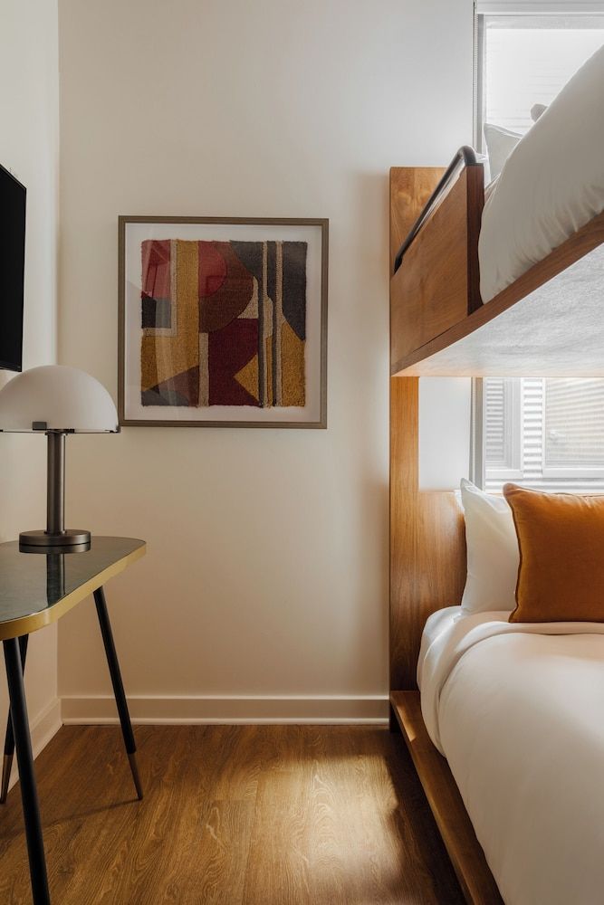 FOUND Hotel Chicago River North Double Room 4