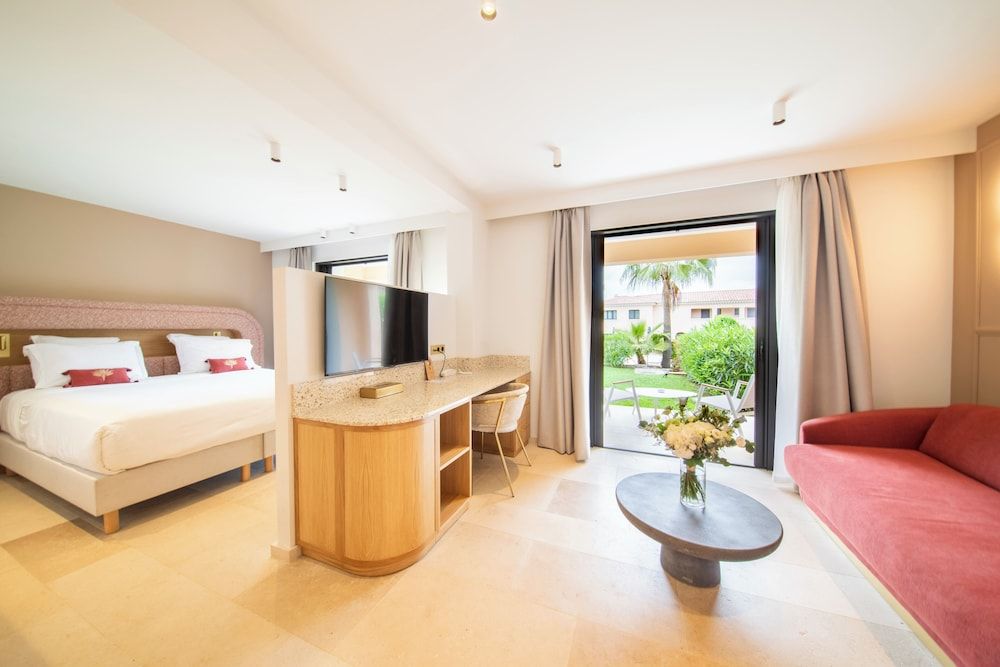 Deluxe Suite